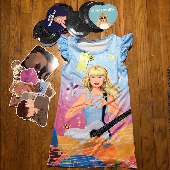 New Bundle, Colorful Graphic Nightgown/Dress  & Undies Set - Picture 2 of 4